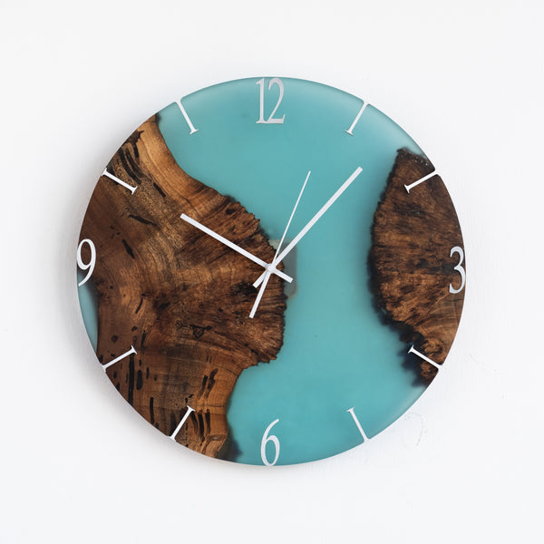 Resin Epoxy and Wood Green wall clock 40cm Diameter, 2.5cm thickness. HandMade for parashuteHome.